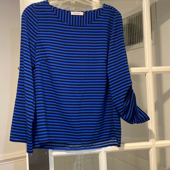 Calvin Klein Tops - Calvin Klein size Small top good condition